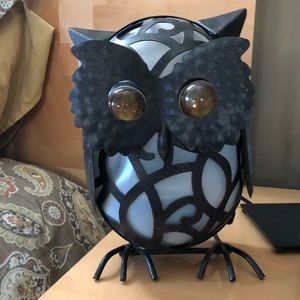 Owl Solar powered light